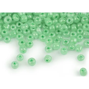 Dětské navlékací korálky Rokajl 5/0 - 4,5 mm perleťový, neprůhledný, střední, 144 zelená sv.