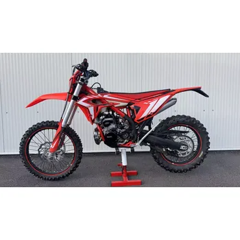 BETA ENDURO XTRAINER 2T 300 MY24 - najeto 23,7 mth