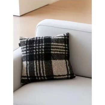 Polštář Sinsay - Dekorativní polštář - černá - 992GN-99X - 992GN-99X-ONE