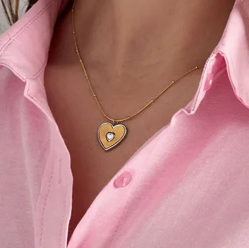 Náhrdelník Romantický náhrdelník Premium z kombinované chirurgické oceli se srdcem model č. 1537