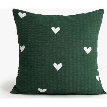 Povlak na dekorativní polštářek Vánoční krepový povlak na polštář - Srdíčka na tmavě zeleném 40 x 60 cm