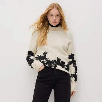 Dámský svetr Reserved - Svetr s dekorativní aplikací - tělová - 641HO-02M - 641HO-02M-XL