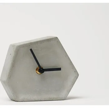 Hodiny ODLITO.CZ Stolní betonové hodiny Kráter 13,5 cm – přírodní, černé ručičky