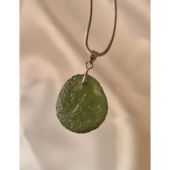 Přívěsek Vltavín Moldavite Oboustranný stříbrný přívěsek s neopracovaným vltavínem P37 0008