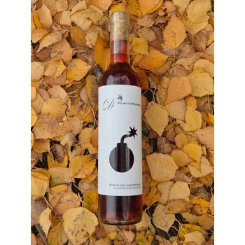 Medovina Dvořák - Včelařství a medovinařství - Medové víno černorybízové - 0,5 l 11,4%, sklo