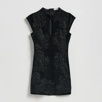 Dámské šaty Reserved - Mini šaty se zdobením - černý - 984GA-99X - 984GA-99X-L