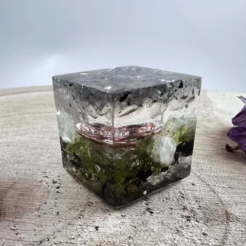 Orgonitová krychlička – těžítko & antistres - pro hojnost a štěstí