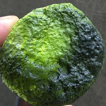 Přírodní kámen Vltavín surový - 35,7g, , skladem