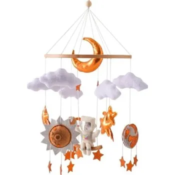 Hračka pro nejmenší Dětský závěsný kolotoč v oranžové barvě k zavěšení nad postýlku, s motivem kosmonauta, na uklidnění, ideální pro spánek miminka