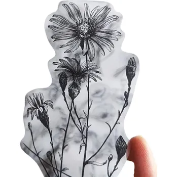 Sada 40 ks černobílých samolepek s květinovými a rostlinnými motivy 7,5 x 17 cm na průhledné plastové nálepce pro kreativní projekty