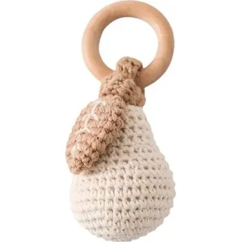 Háčkované chrastítko 13,5 x 5,5 cm Hruška z bavlny s dřevěným kruhovým úchopem Ruční výroba Bezpečné pro miminka Jemná motorická a smyslová stimulace