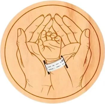 Dřevěná pamětní tabulka 14,8 x 14,8 cm s gravírováním Otvory pro novorozenecké údaje Dárek k narození miminka Dekorativní vzpomínka do pokojíčku