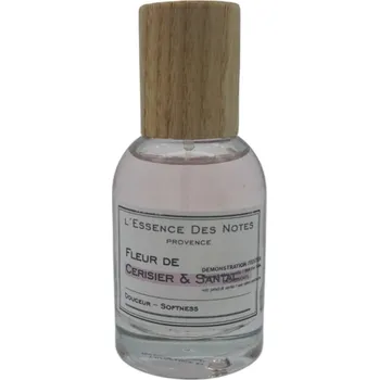 Unisex parfém Les Essence des Notes Cherry Blossom & Sandalwood Objem: 30 ml romantika