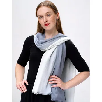 Šála Prstýnková pašmína exclusive ombré šedá se smetanovou