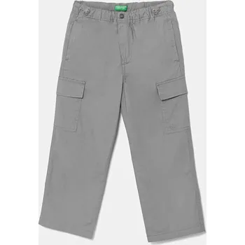 Chlapecké kalhoty Dětské kalhoty United Colors of Benetton šedá barva, hladké, 4L2VCF04I 4L2VCF04I.G.Seasonal 09X, vel. 140