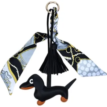 Flamenco Mystique Černý kožený přívěsek na klíče JEZEVČÍK s třásněmi BRL374CZ