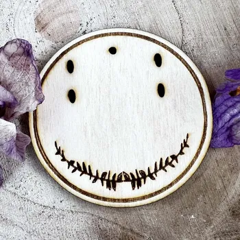 Náušnice Dřevěná zdobená karta na náušnice - motiv lístků