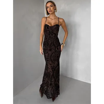 Dámské šaty Hnědé dlouhé společenské šaty AVENZIA na ramínka Velikost: M/L