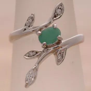 Prsten Stříbrný prsten se smaragdem a kubickými zirkony Ag 2,3 g 56