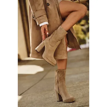 Dámské kozačky Dámské kotníkové boty na podpatku z eko semiše Carolina Barva: Béžová, Velikost: 39