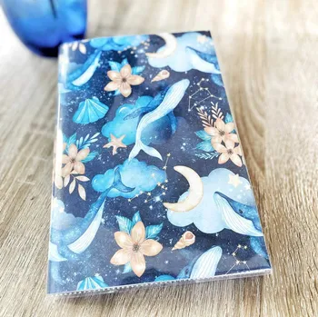 Kancelářský papír Nebeské velryby půlnoční A5 i A4 (120 g) (tečky | bez linek) - Klasický A5 - nelinkovaný 120 g papír jemně strukturovaný (140 Kč)