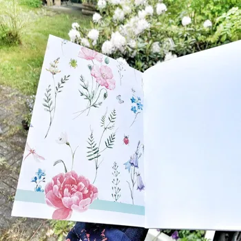 Zápisník Květinový sešit s vážkou A6, A5 i A4 (120 g) (tečky | bez linek) - Velký A4 - nelinkovaný (220 Kč)