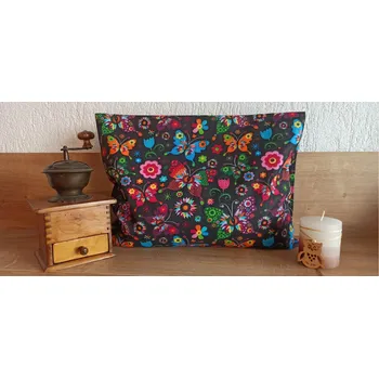 Polštář Kanafásek - vlastní výroba Pohankový polštářek relax motýl na černé Rozměr: 40x40cm pohankové slupky s levandulí