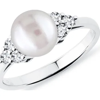 Prsten Prsten se sladkovodní perlou a brilianty v bílém zlatě KLENOTA