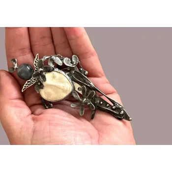 Brož Originální autorská brož - Snění ti sluší (Autorská brož na kabát)