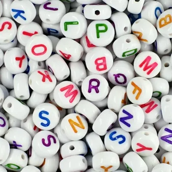 Dětské navlékací korálky Manumi barevný mix plastových korálků 7x4 mm s písmeny