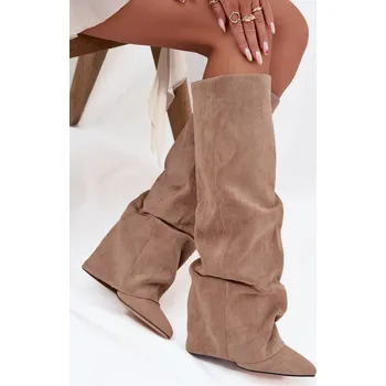 Dámské kozačky Boto Zateplené dámské kozačky s otočeným horním lemem na podpatku Elivira Barva: Béžová, Velikost: 39