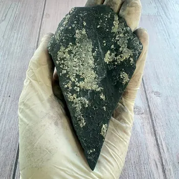 Šungit s pyritem surový 30 cca 12 x 7,3 cm, 222 g