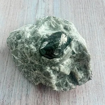 Obsidián Apačská slza v matrixu USA 3 cca 2,8 cm, 215 g
