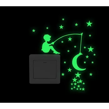Samolepící dekorace Svíticí samolepka na zeď – Chlapec s měsícem a hvězdami (SAM4)