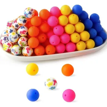 Sada silikonových korálků 15 x 15 mm Kulaté korálky 20 ks Modrá žlutá oranžová růžová a květinový vzor 5 barev po 4 kusech Materiál na výrobu šperků