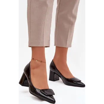 Dámské lodičky Boto Lakované lodičky na sloupku s ozdobou Isoline Barva: Černá, Velikost: 41