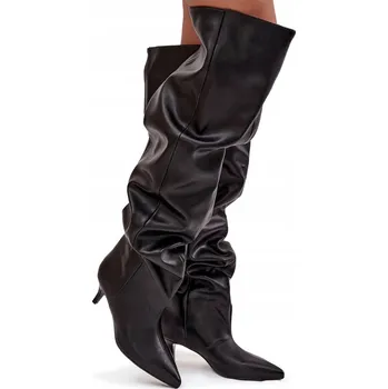 Dámské kozačky Dámské kozačky z eko kůže na nízkém jehlovém podpatku, široké, nazouvací, černé, velikost 38