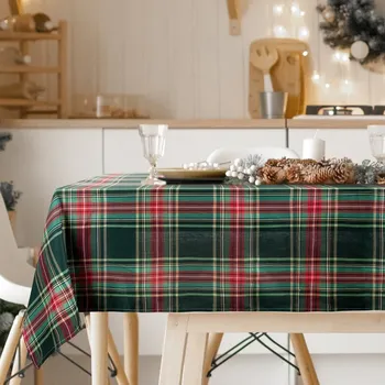 Vánoční ubrus 140x260 cm zelené skotské káro