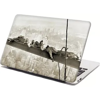 samolepka Sablio Samolepka na notebook Ležící zedníci na traverze - 29x20 cm