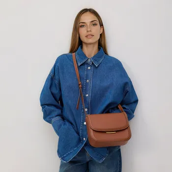 Kabelka Reserved - Kabelka s ozdobnou sponou - zlatavá hnědá - 605FC-82X - 605FC-82X-ONE