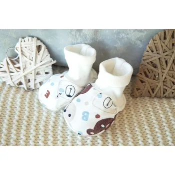 Capáčky AMÁLKA Bavlněné capáčky pro miminko, Méďa s písmenky Velikost: 68-80