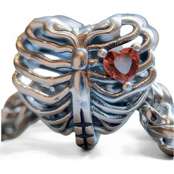 Přívěsek Přívěsek Tlukoucí srdce stříbro 925 Halloween kostra