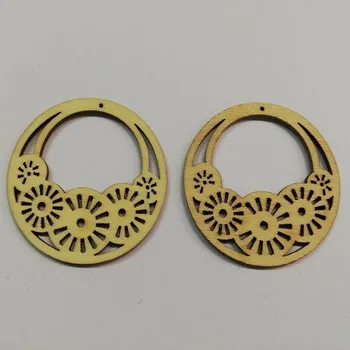 Dřevěný výsek pro tvorbu náušnic filigrán 5cm - 2 ks v balení