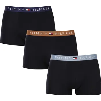 Pánské spodní prádlo 3PACK pánské boxerky Tommy Hilfiger černé (UM0UM03181 0VM) L UM0UM03181 0VM Možnost vrácení zboží ZDARMA do 120 dnů!