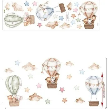 Samolepící dekorace Samolepka na zeď 92 x 42 cm Zvířátka v létajících balonech Průsvitný matný vinyl Dekorace do dětského pokoje Snadná aplikace