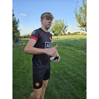 MANCHESTER UNITED - Ronaldo - černo-červený 10