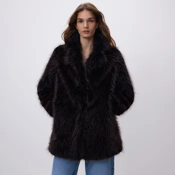 Dámský kabát Reserved - Bunda z&nbsp;imitace kožešiny - tmavě hnědá - 764HD-89X - 764HD-89X-XS