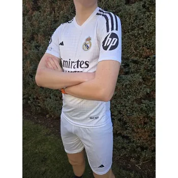 REAL MADRID - Vini - černo-bílý 10