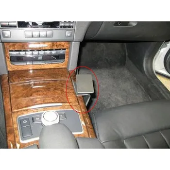Brodit ProClip pro Mercedes Benz E-Class Sedan 09-16/Stationwagon 10-16 (jen pákové řazení), dolů