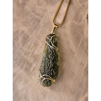 Přívěsek Vltavín Moldavite Zlatý přívěs s neopracovaným vltavínem